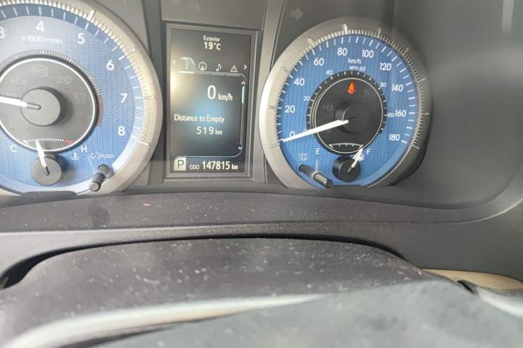 Used Toyota SIENNA  Odometer Close Up