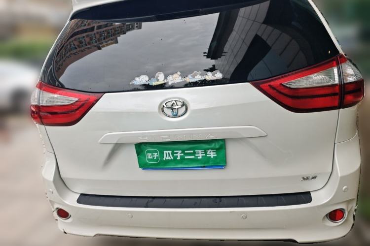 Used Toyota SIENNA  Rear