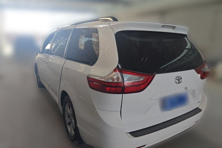 Used Toyota SIENNA  Rear Left 45 Deg