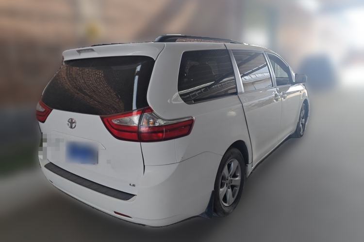 Used Toyota SIENNA  Rear Right 45 Deg