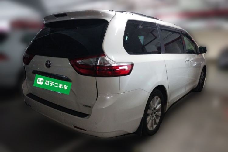 Used Toyota SIENNA  Rear Right 45 Deg