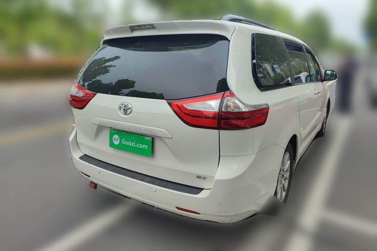 Used Toyota SIENNA  Rear Right 45 Deg