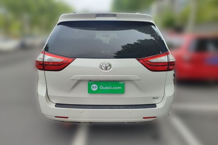 Used Toyota SIENNA  Rear