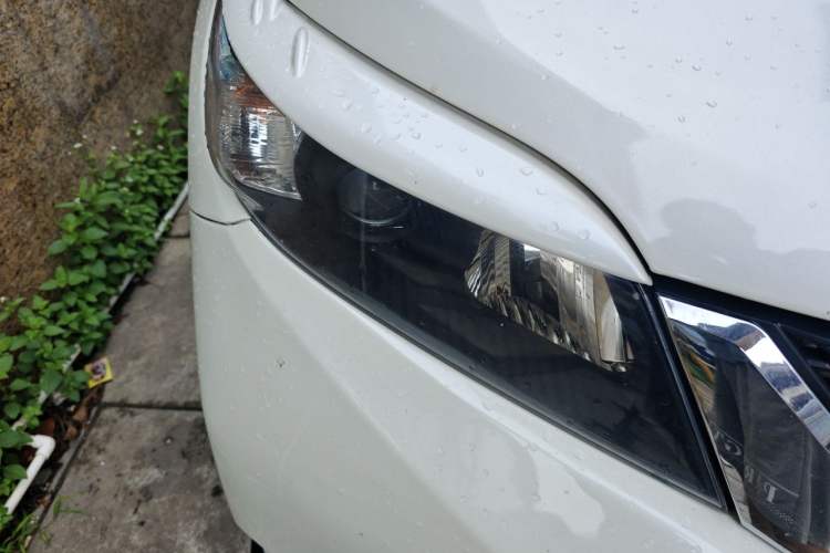 Used Toyota SIENNA  Right Front Headlight