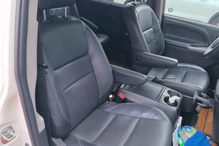 Used Toyota SIENNA 2016 3.5L Two-Wheel Drive 7-Seater Parallel Import Right Front Seat