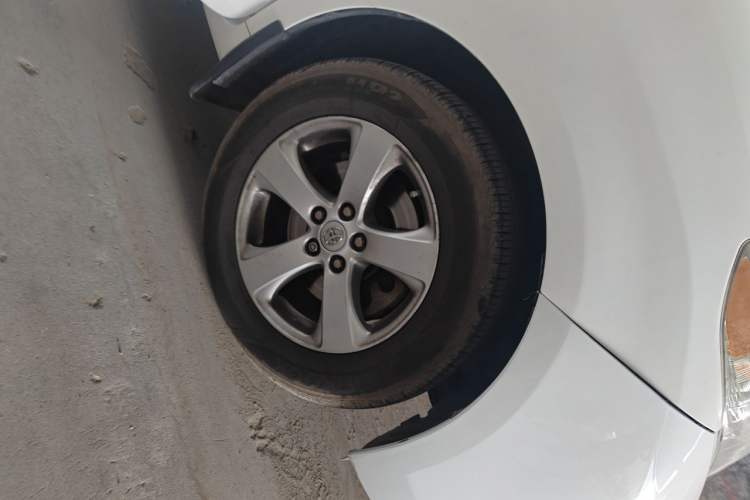 Used Toyota SIENNA  Right Front Wheel Hub