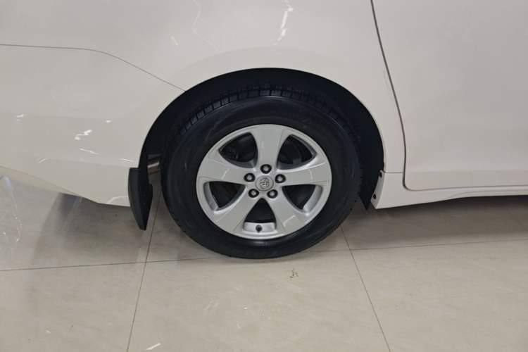 Used Toyota SIENNA 2016 3.5L Two-Wheel Drive 7-Seater Parallel Import Right Rear Wheel Hub