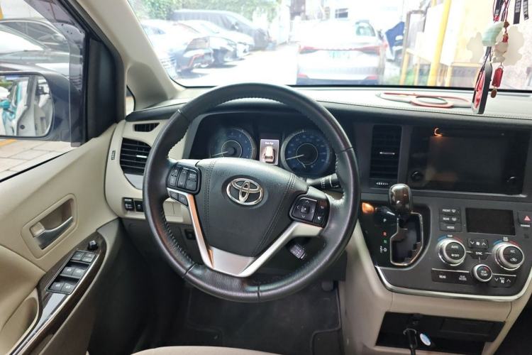 Used Toyota SIENNA  Steering Wheel