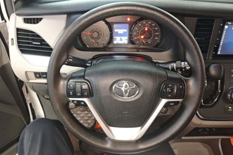 Used Toyota SIENNA 2016 3.5L Two-Wheel Drive 7-Seater Parallel Import Steering Wheel