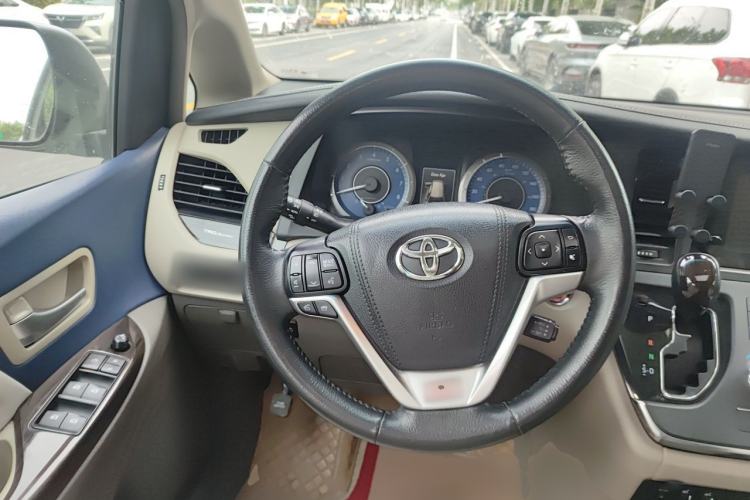 Used Toyota SIENNA  Steering Wheel