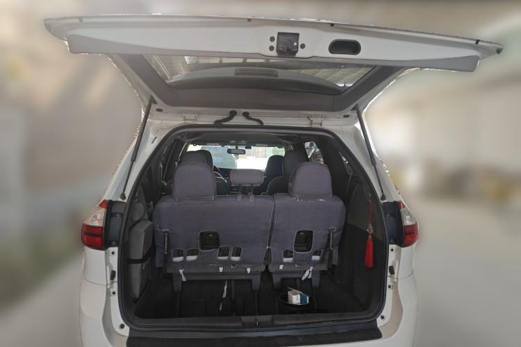 Used Toyota SIENNA  Trunk