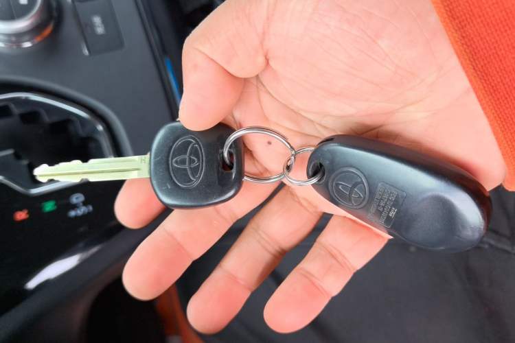 Used Toyota SIENNA 2016 3.5L Two-Wheel Drive 7-Seater Parallel Import Vehicle Key