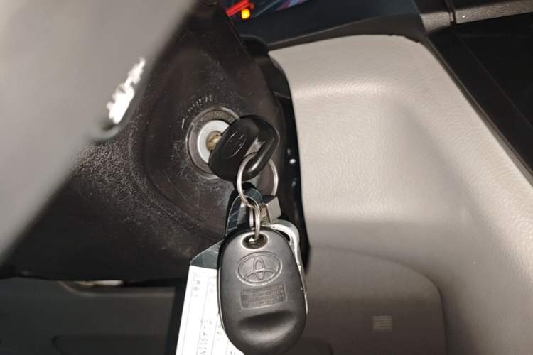 Used Toyota SIENNA 2016 3.5L Two-Wheel Drive 7-Seater Parallel Import Vehicle Key