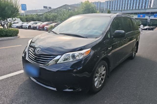 Used Toyota SIENNA 2017 3.5L Four-Wheel Drive LE Trim 7 Seats – U.S. Specification