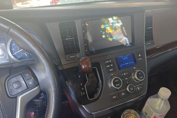 Used Toyota SIENNA  Audio And AC Panel