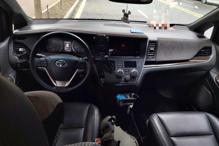 Used Toyota SIENNA  Center Console