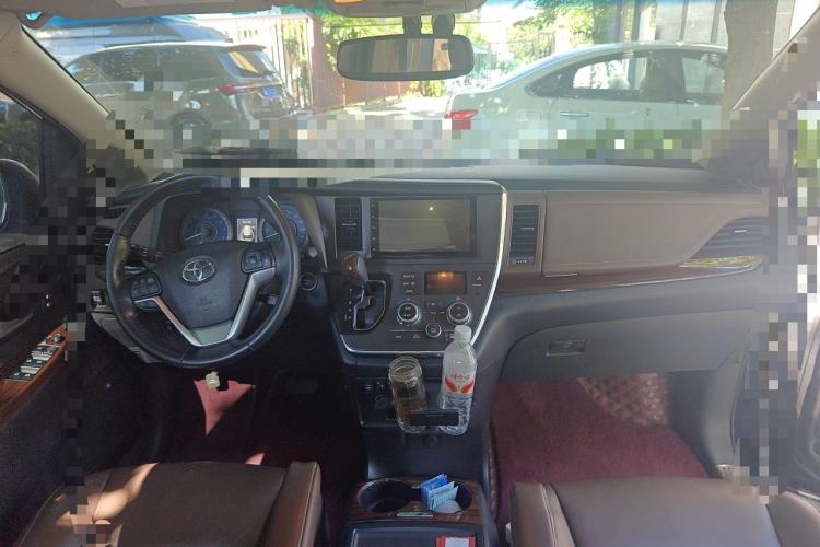 Used Toyota SIENNA  Center Console