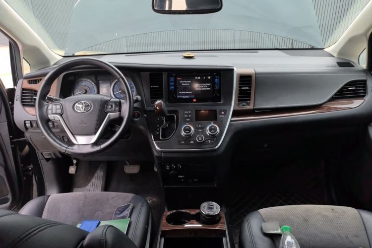 Used Toyota SIENNA  Center Console