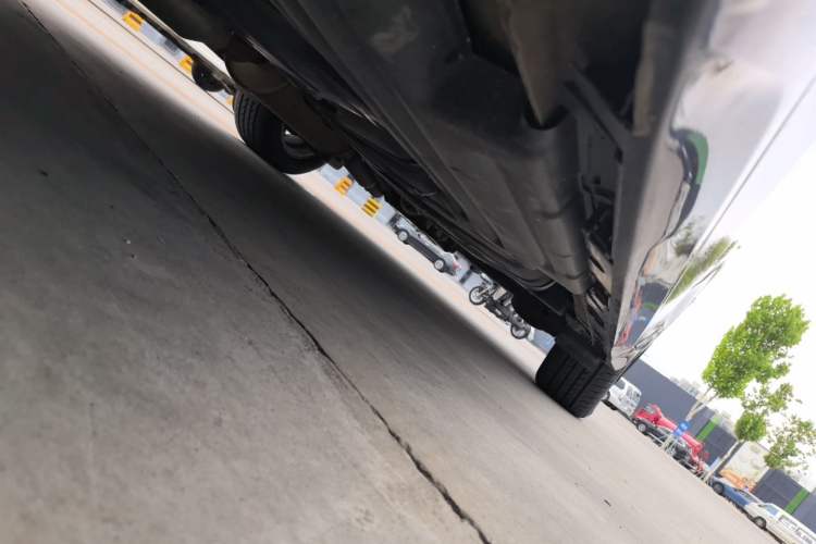 Used Toyota SIENNA  Chassis Front Left