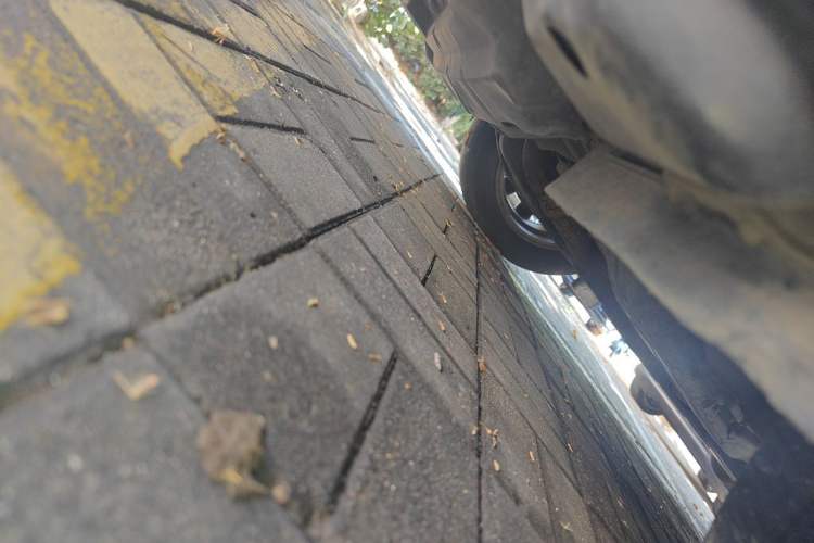 Used Toyota SIENNA  Chassis Front Right