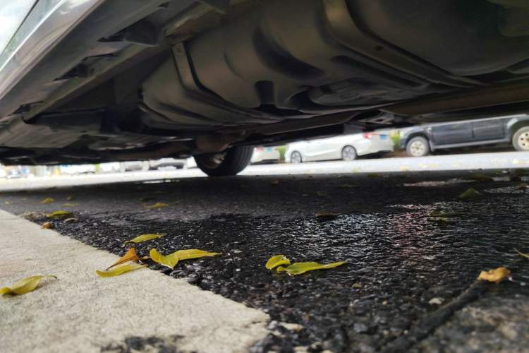 Used Toyota SIENNA  Chassis Rear Left