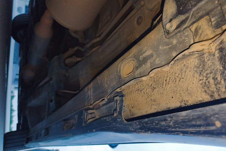 Used Toyota SIENNA  Chassis Rear Right