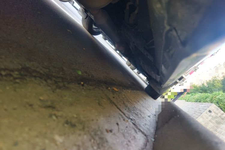 Used Toyota SIENNA  Chassis Rear Right