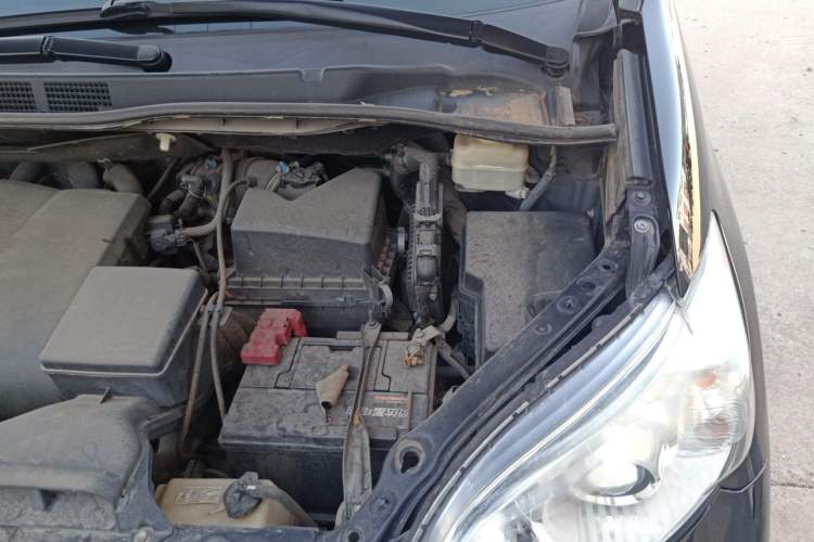 Used Toyota SIENNA  Engine Bay Left