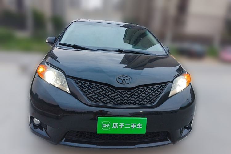 Used Toyota SIENNA  Front