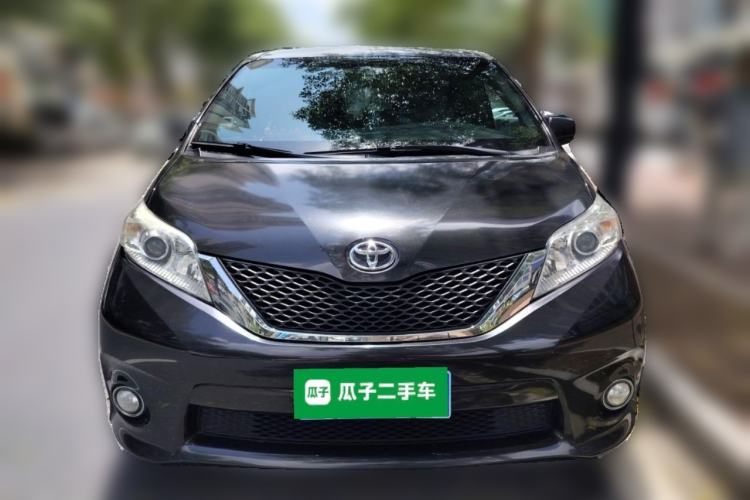Used Toyota SIENNA  Front