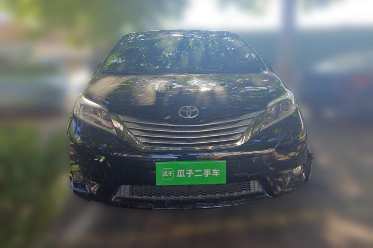 Used Toyota SIENNA  Front