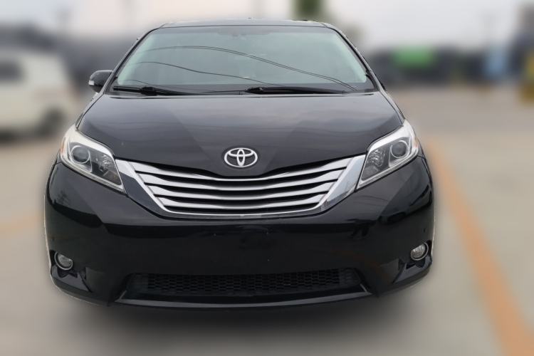 Used Toyota SIENNA  Front