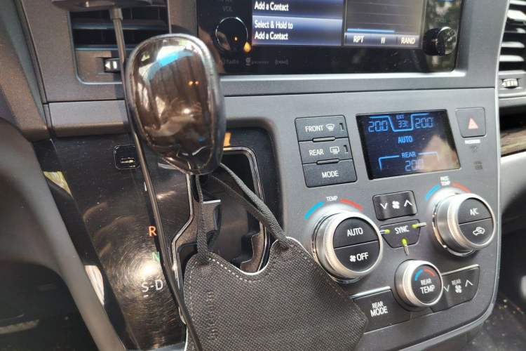 Used Toyota SIENNA  Gear Lever