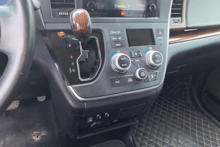 Used Toyota SIENNA  Gear Lever