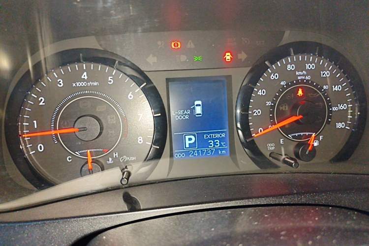 Used Toyota SIENNA  Instrument Cluster