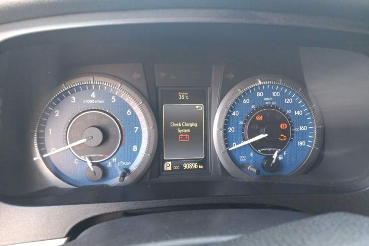 Used Toyota SIENNA  Instrument Cluster