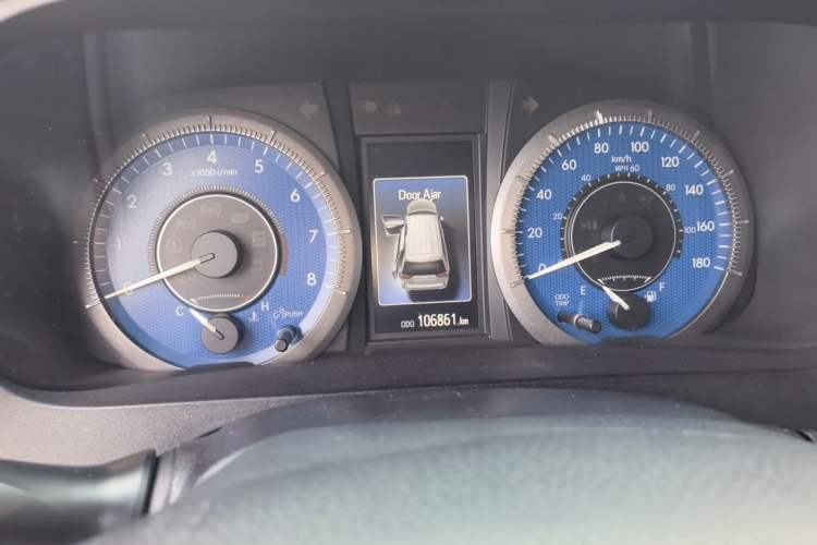 Used Toyota SIENNA  Instrument Cluster