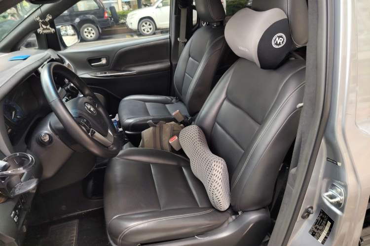Used Toyota SIENNA  Left Front Seat