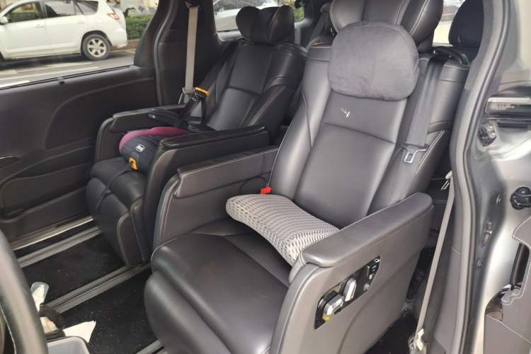 Used Toyota SIENNA  Left Rear Seat