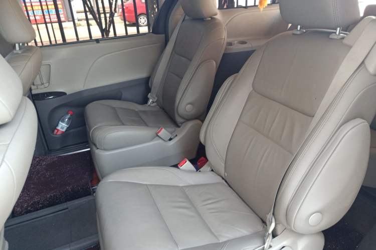 Used Toyota SIENNA  Left Rear Seat