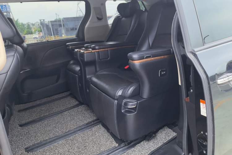 Used Toyota SIENNA  Left Rear Seat