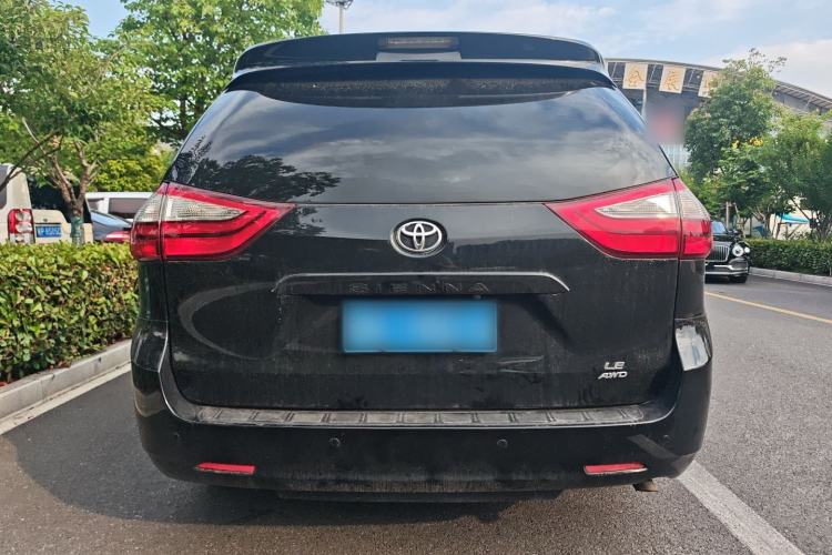 Used Toyota SIENNA 2017 3.5L Four-Wheel Drive LE Trim 7 Seats – U.S. Specification Rear