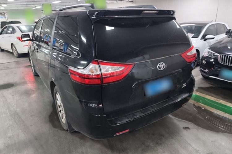 Used Toyota SIENNA 2017 3.5L Four-Wheel Drive LE Trim 7 Seats – U.S. Specification Rear Left 45 Deg