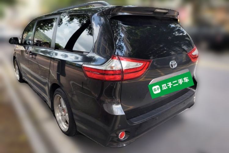 Used Toyota SIENNA  Rear Left 45 Deg
