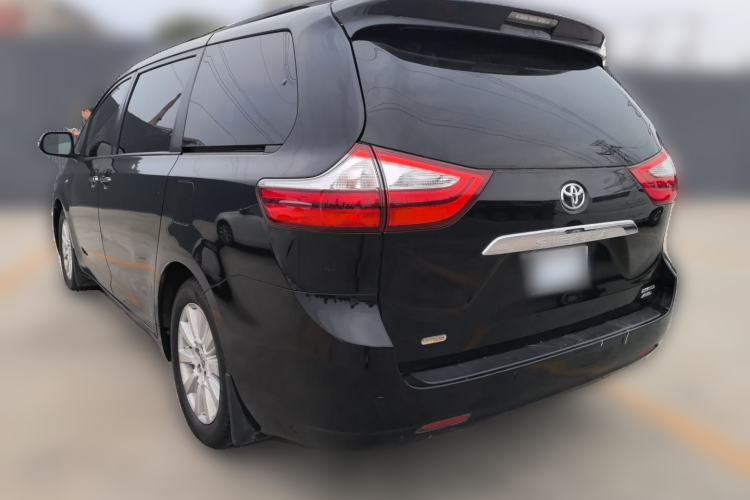 Used Toyota SIENNA  Rear Left 45 Deg