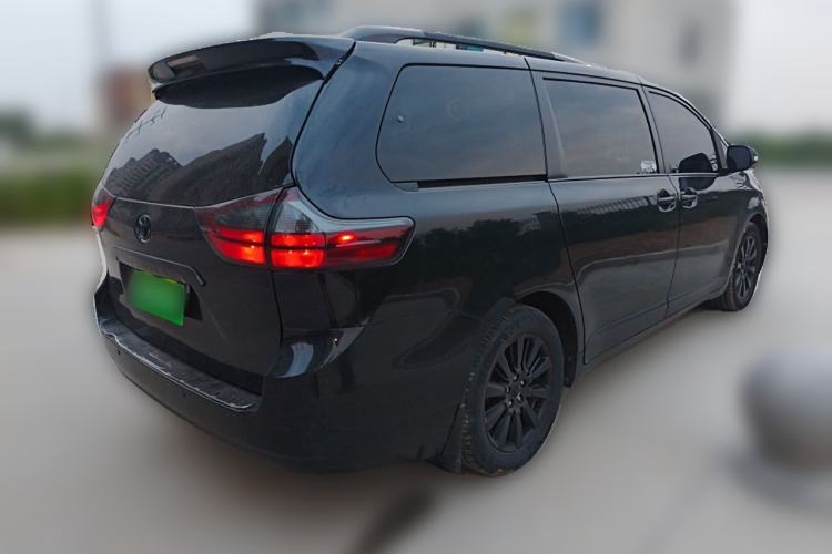 Used Toyota SIENNA  Rear Right 45 Deg