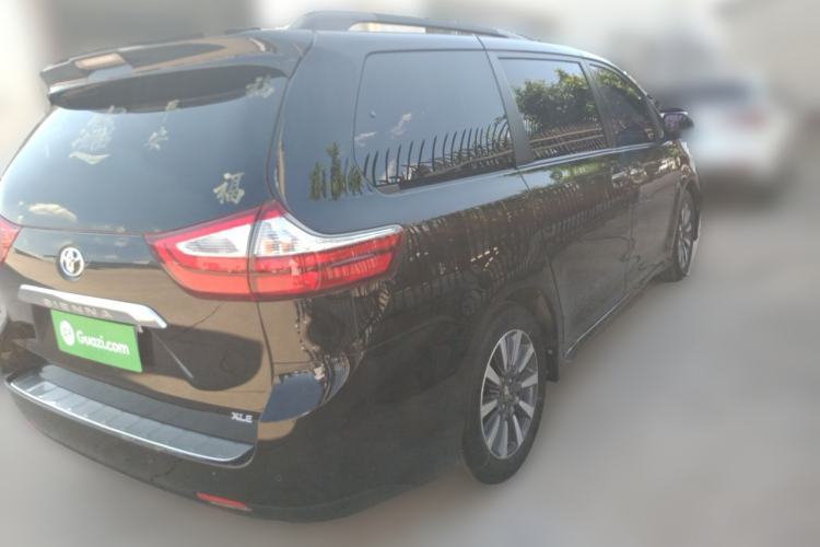 Used Toyota SIENNA  Rear Right 45 Deg