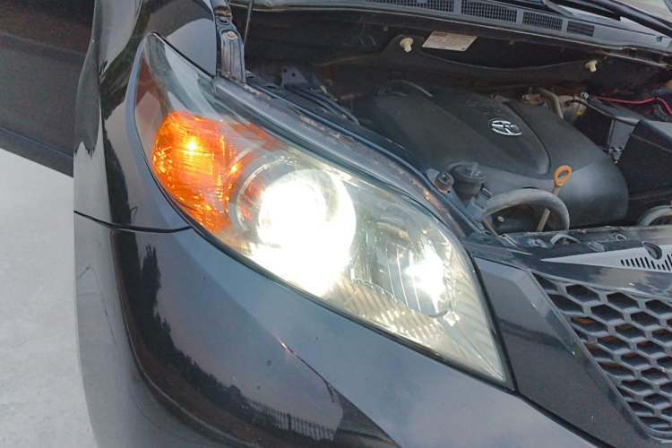 Used Toyota SIENNA  Right Front Headlight