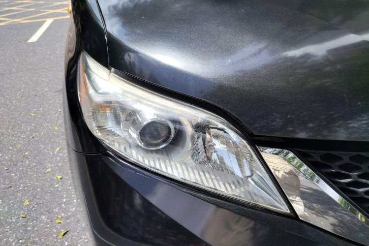 Used Toyota SIENNA  Right Front Headlight