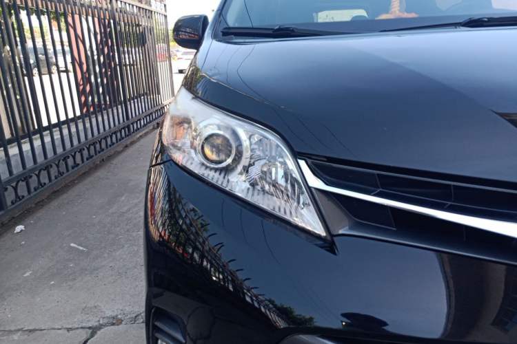 Used Toyota SIENNA  Right Front Headlight